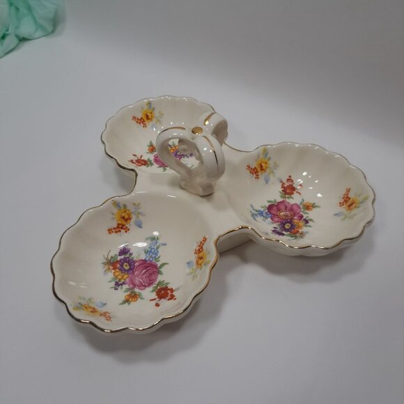 Porcelain 3 Compartment Floral Nut Dish Gold Trim Scalloped Edge Japan Vintage - Picture 5 of 14